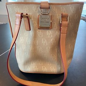 Dooney & Bourke bag